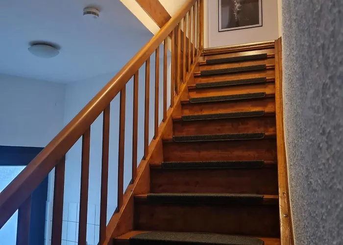 Mit Burgblick * 马延